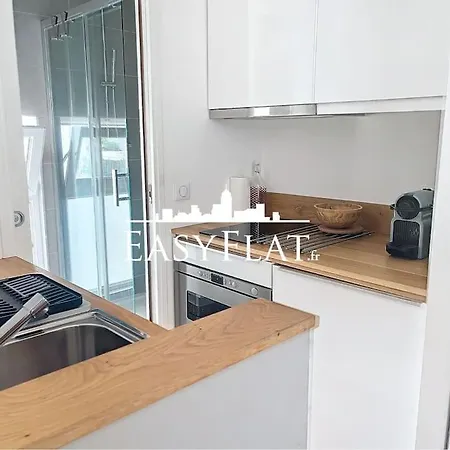 Ideally Located, Close To Invalides Apartman